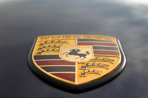 Porsche-Logo in Nahaufnahme