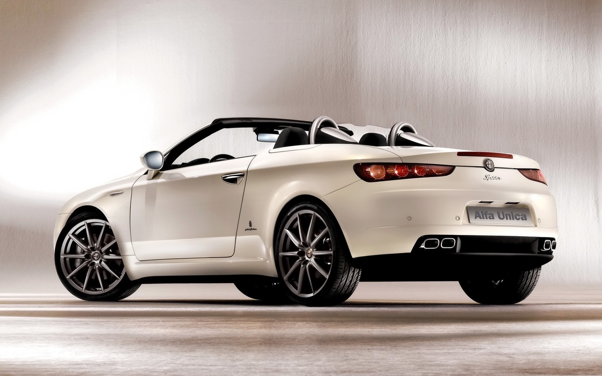 alfa romeo coche coche automóvil ruedas coupé unidad sistema de transporte rápido sedán mostrar convertible