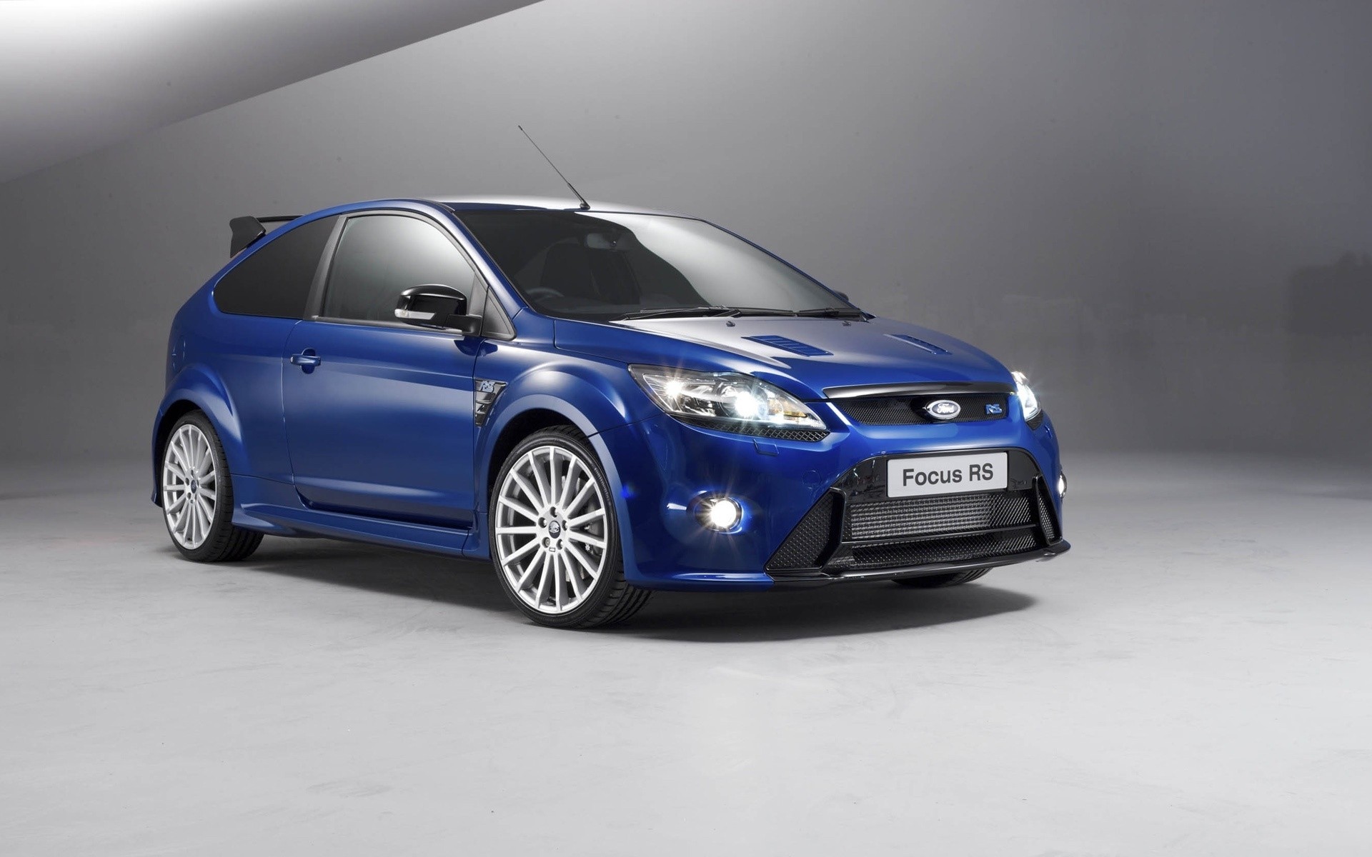 Ford Focus Rs 2009 Iphone Wallpapers For Free