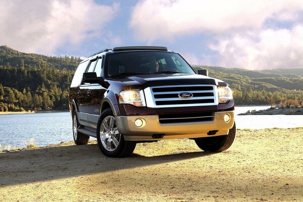 Auto ford explorer Reise zum See