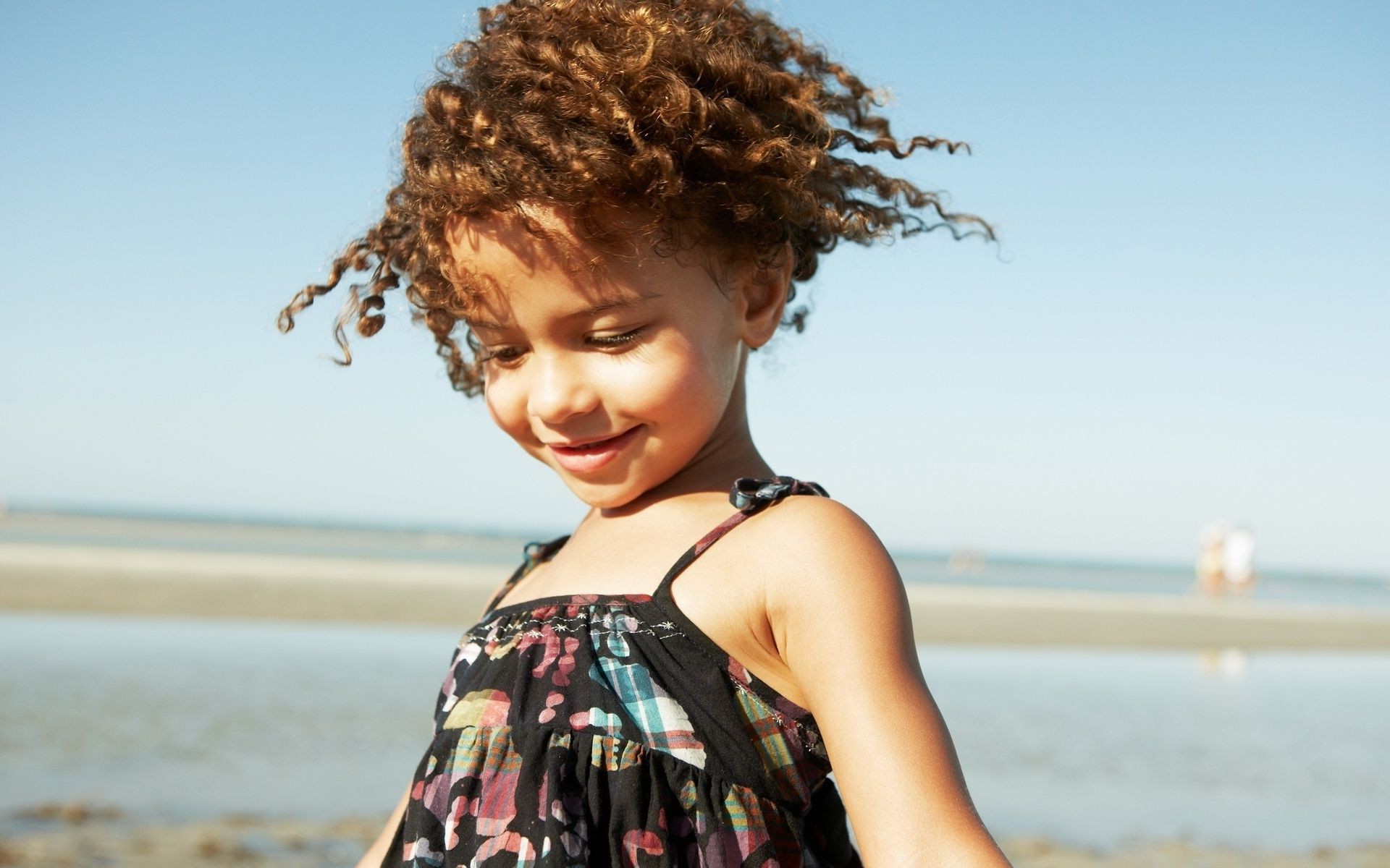 kinder im freien strand sommer meer kind wasser urlaub reisen sand vergnügen ozean urlaub meer himmel im freien gutes wetter natur vergnügen sonne entspannung urlaub