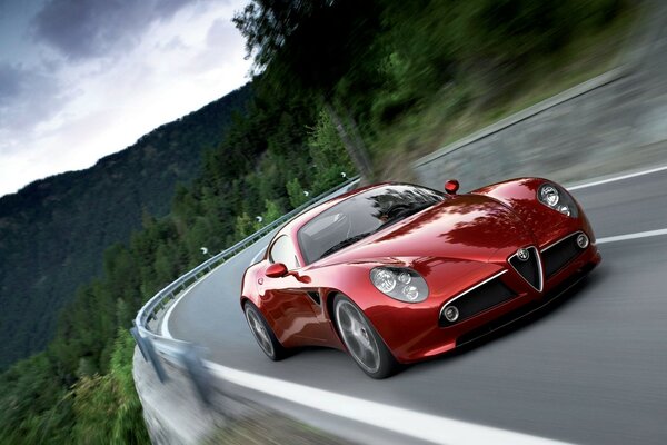 Alfa romeo rast durch Srepantin