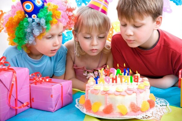 Anniversaire de bébé, enfants mignons