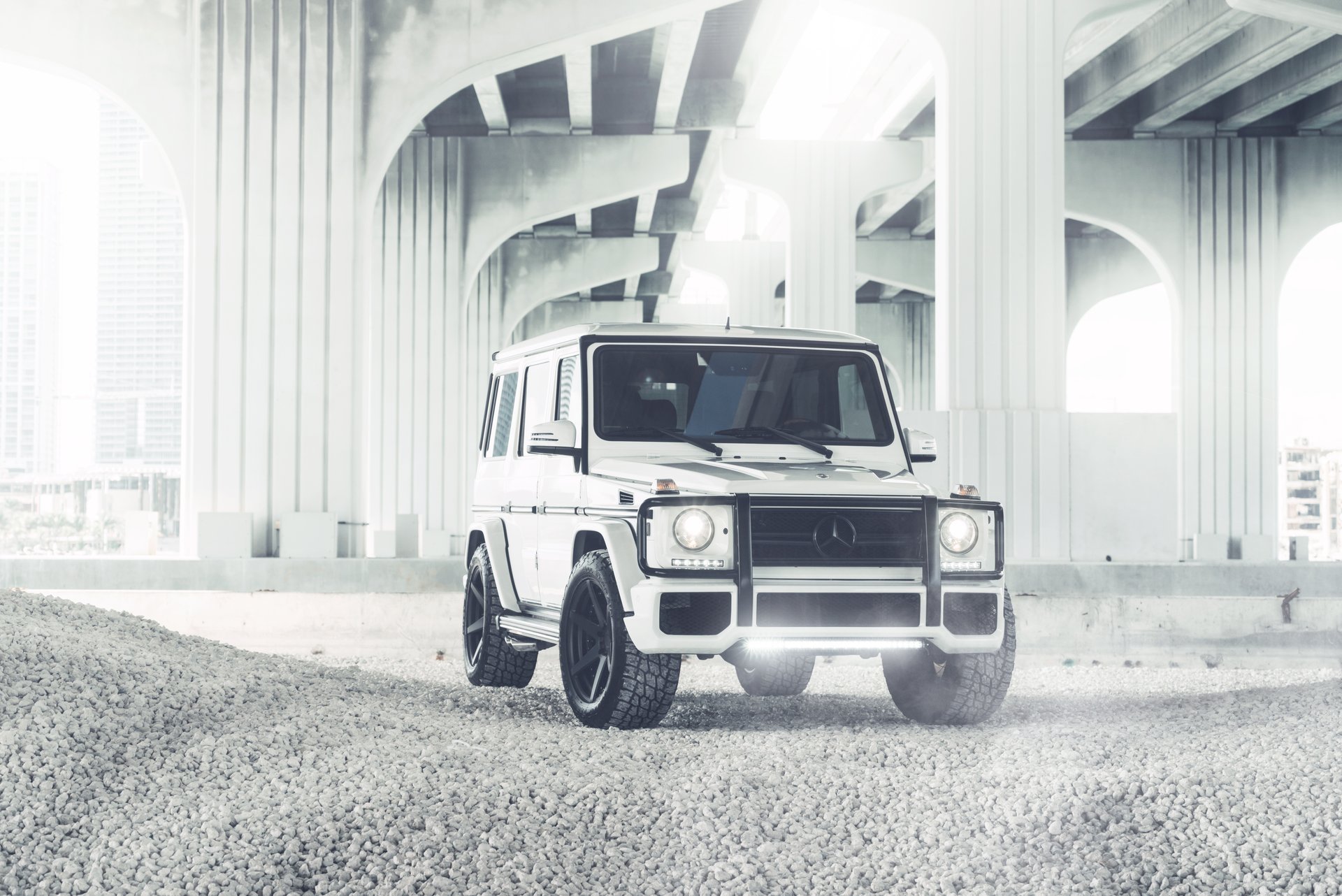 mercedes-benz g-klasse g55 w463 белый передние
