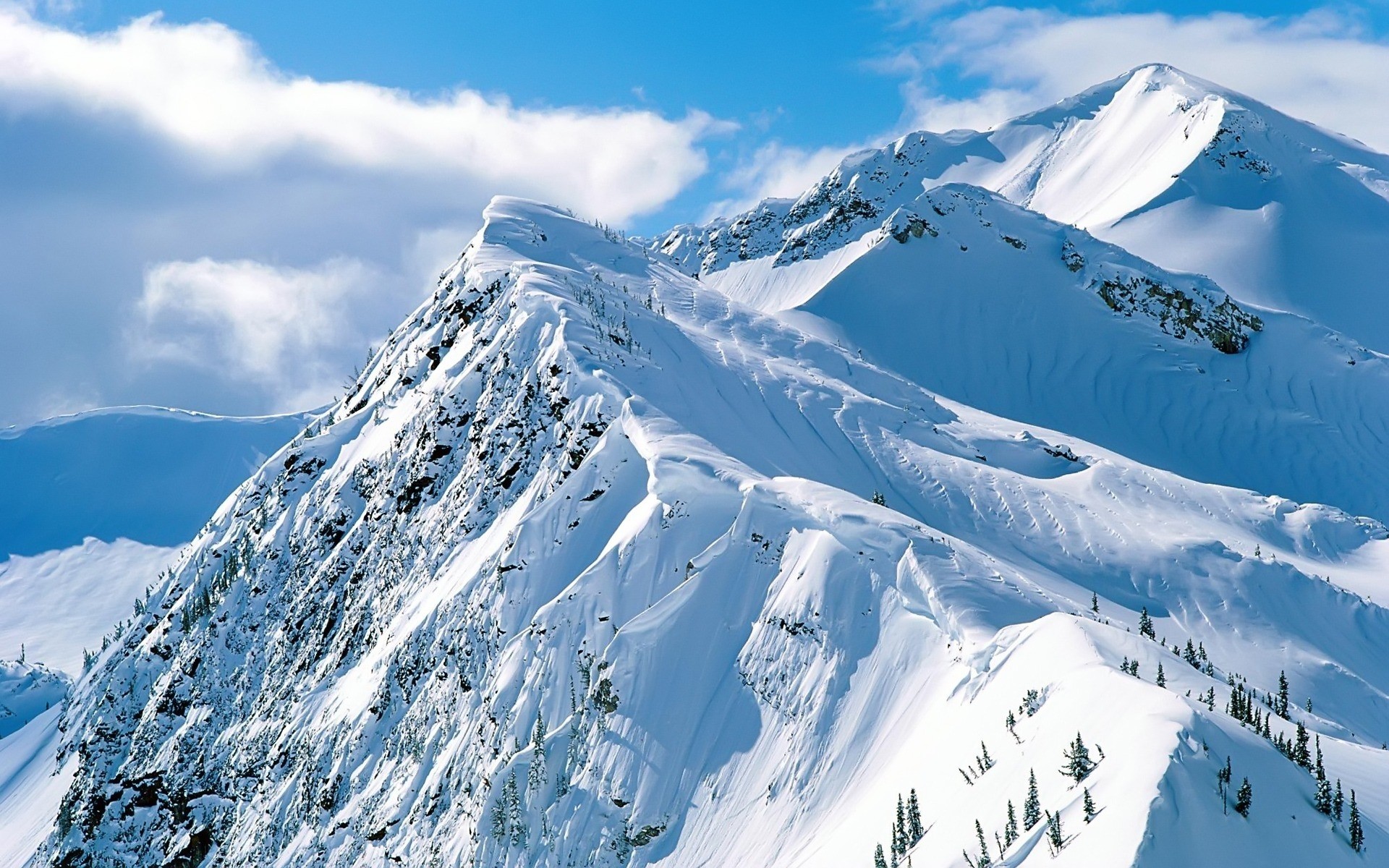 inverno neve montagna ghiaccio freddo alto picco di montagna altitudine arrampicarsi ghiacciaio avventura