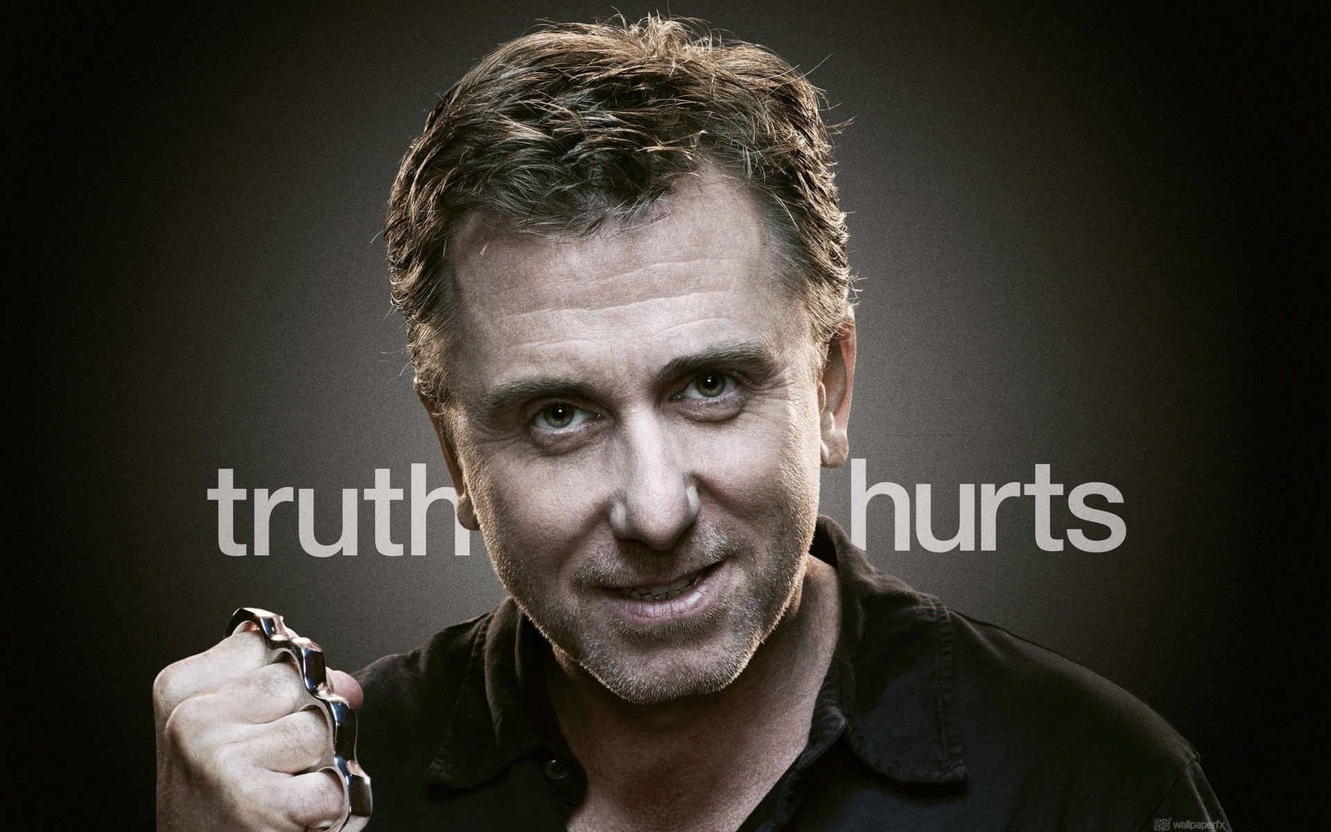 série de televisão homem bonita solteiro retrato jovem adulto casual tim roth