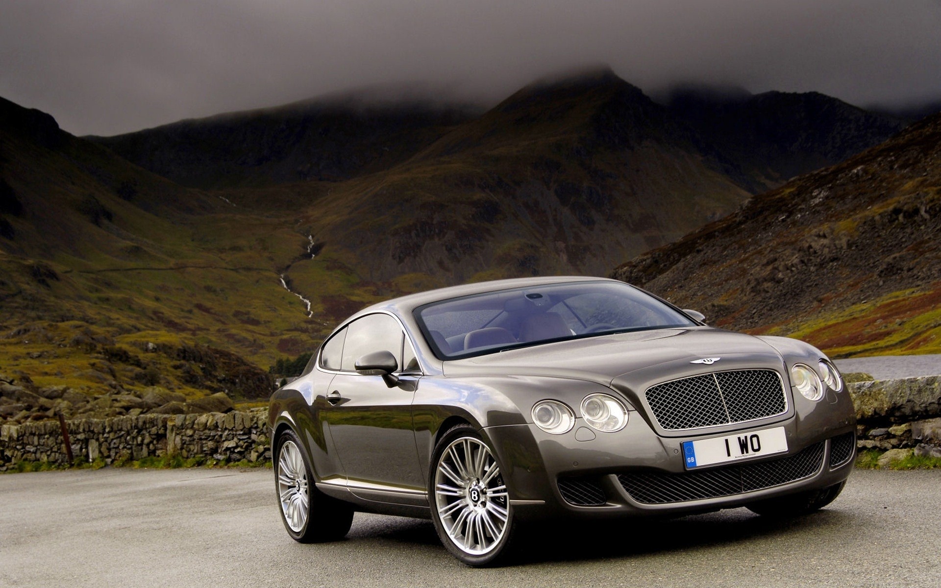 bentley coche coche prisa asfalto campana negro mediodía puesta de sol acera rápido automóvil sistema de transporte bentley continental