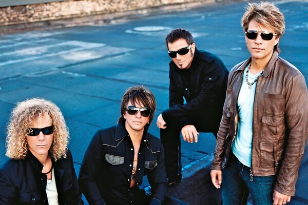 Bon Jovi grupo en gafas de sol