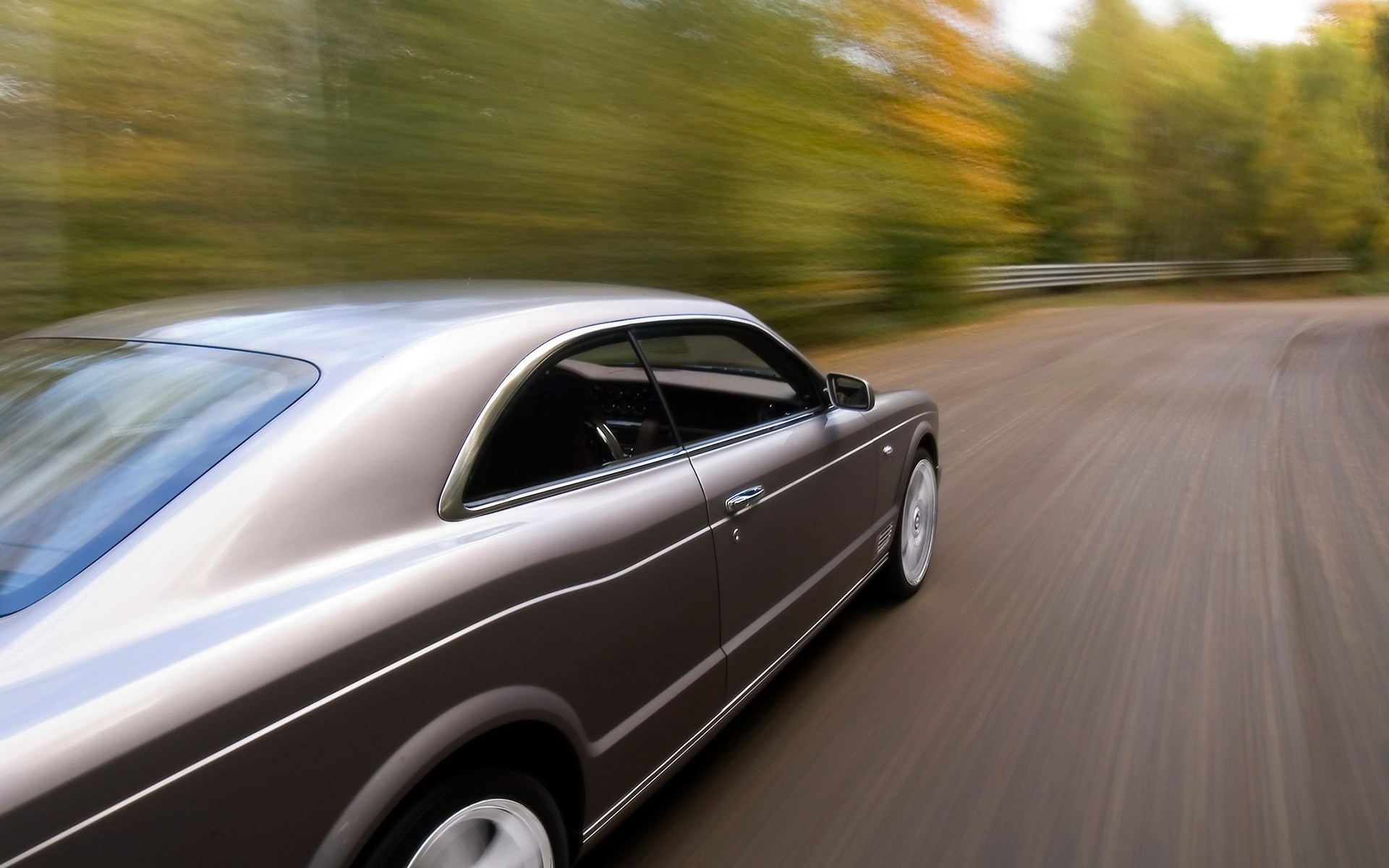 bentley araba asfalt araba bulanıklık siyah hızlı acele et yol ulaşım sistemi kaldırım sürücü aksiyon bentley brooklands