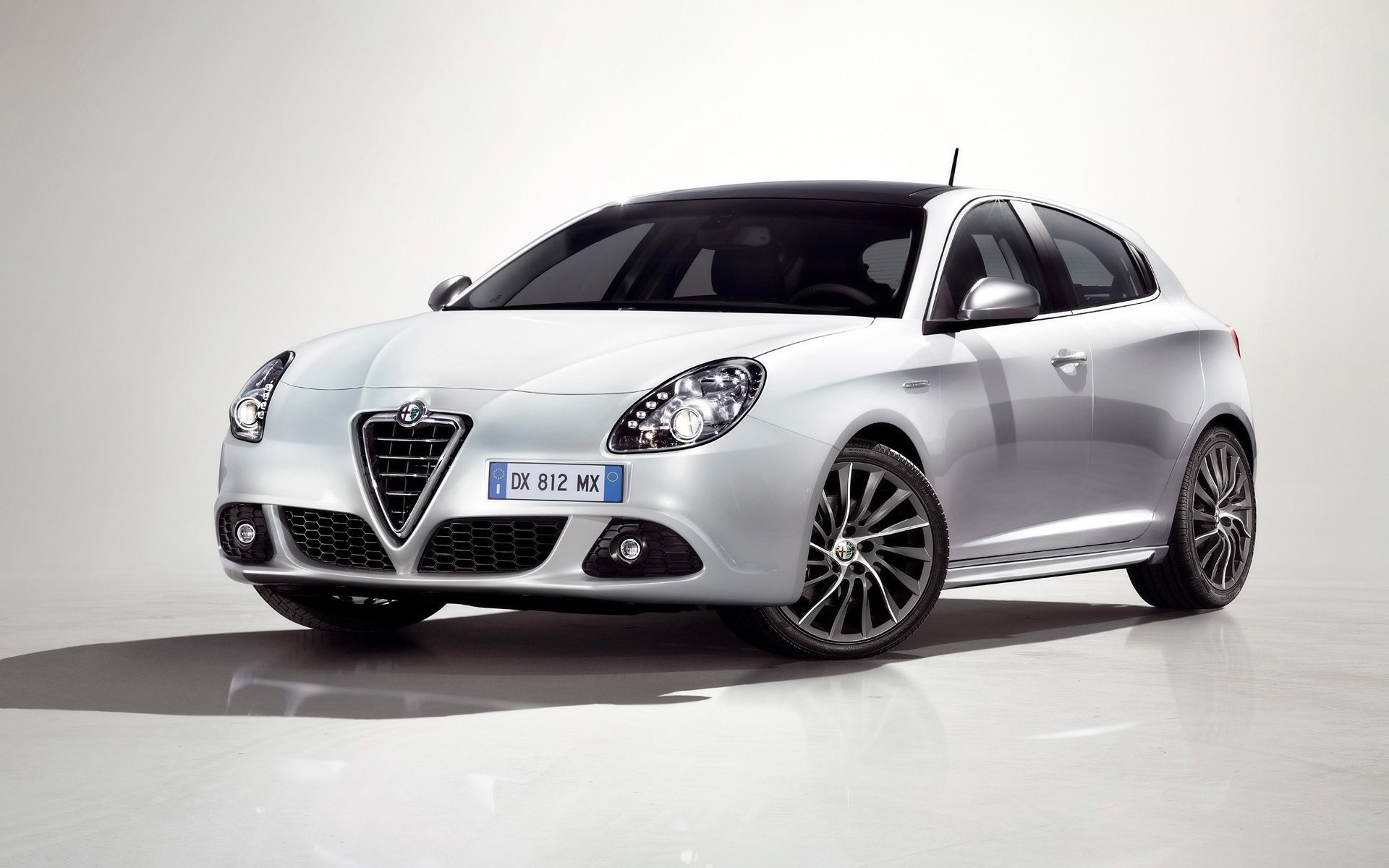 alfa romeo автомобиль автомобиль дөңгелектер автомобиль жылдам купе көлік жүйесі седан диск альфа ромео джульетта