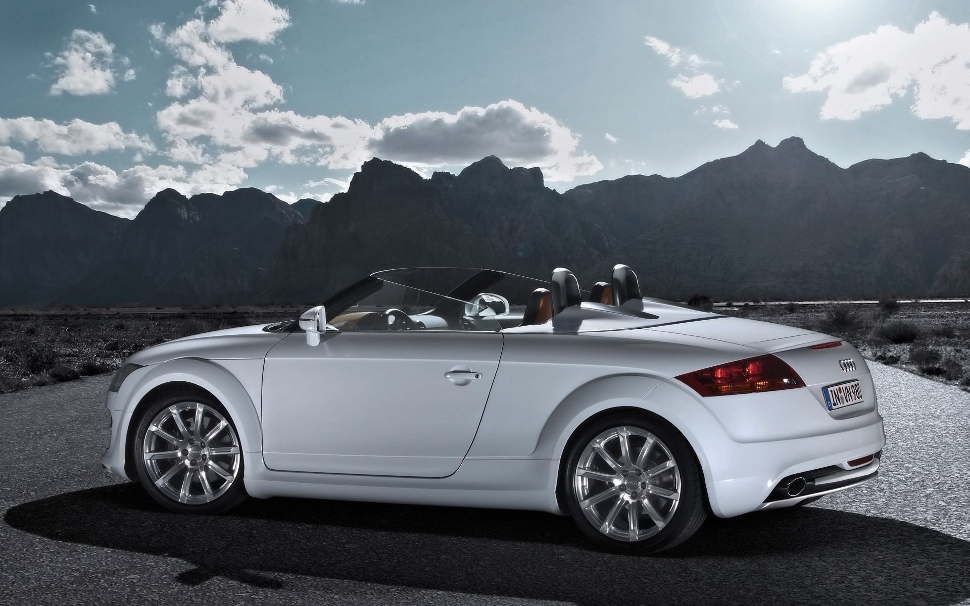 audi automóvil automóvil automóvil sistema de transporte convertible mediodía negro coupé ruedas unidad prisa capó asfalto acera audi tt