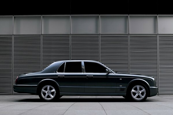 Bentley negro de primera generación