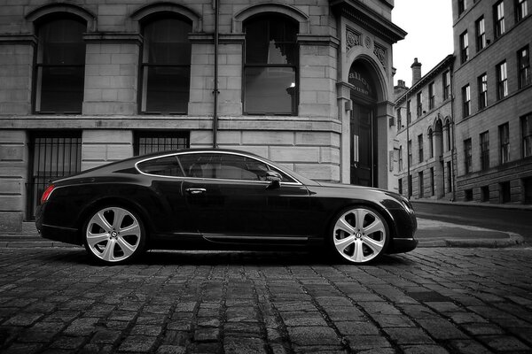 Bentley-дің ақ-қара суреті