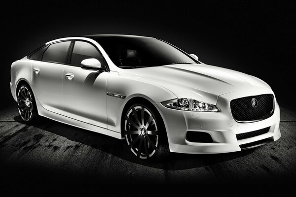 Jaguar XJ 75 платина тұжырымдамасы