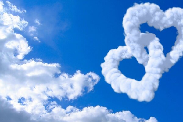 Corazones de nubes. Amor