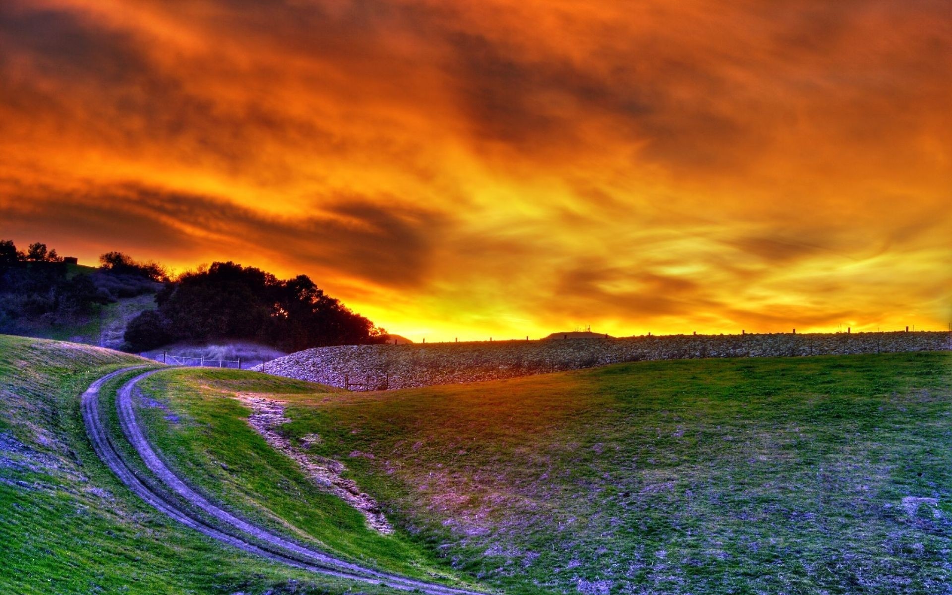 paisaje puesta de sol naturaleza paisaje cielo amanecer rural dramático noche verano crepúsculo hierba campo sol viajes tormenta al aire libre agua carretera fondo