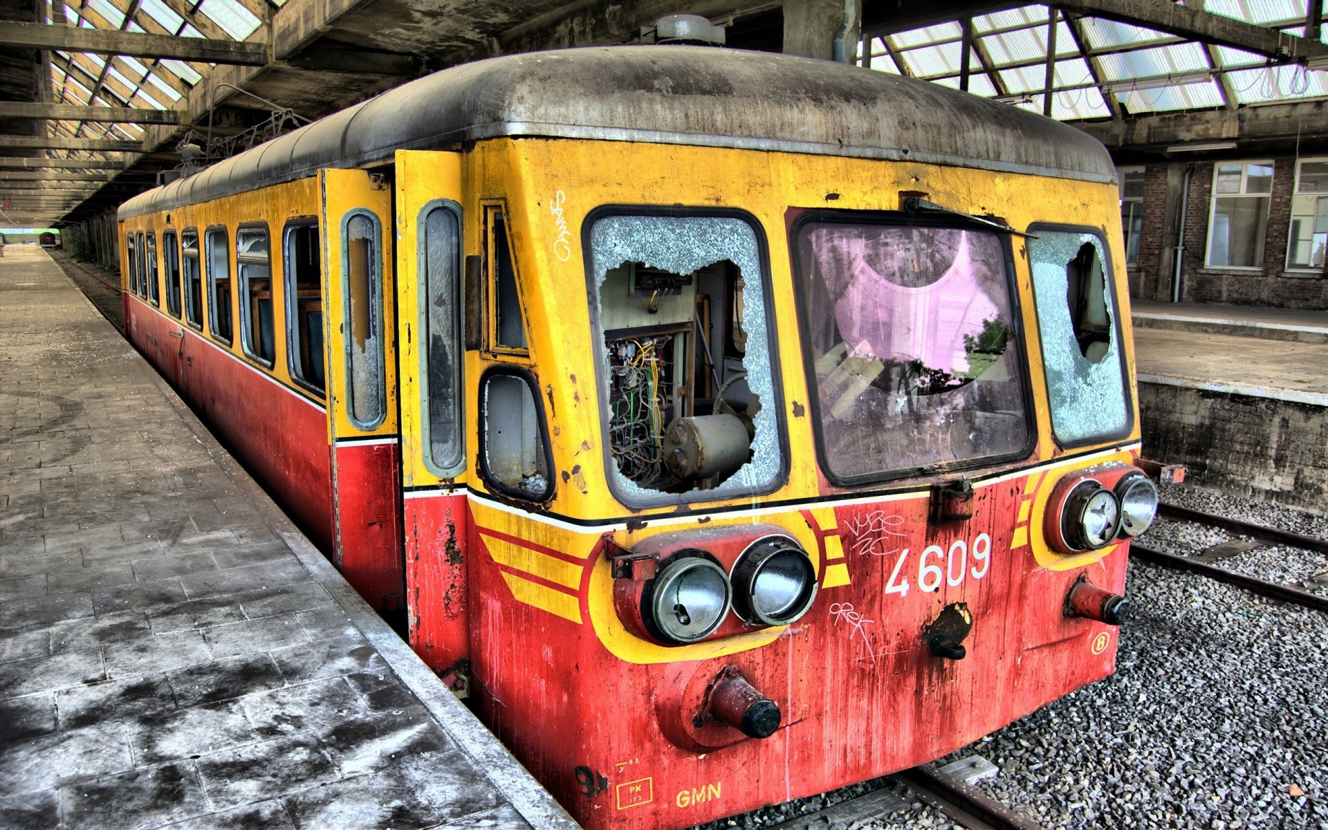 altri macchinari treno ferrovia sistema di trasporto ingorgo stazione pubblico vecchio viaggi motore auto urbano vintage tram acciaio carro