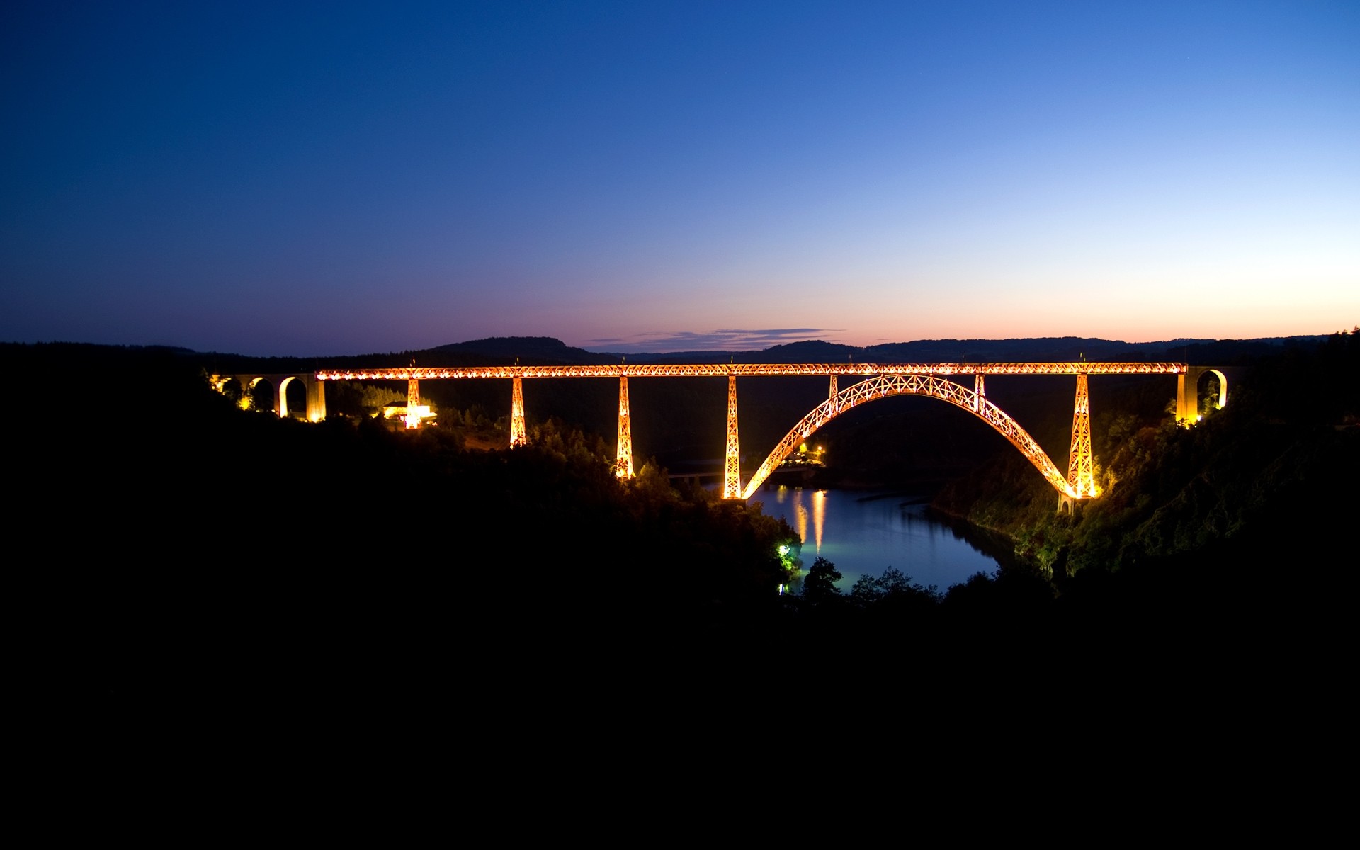 andere städte brücke sonnenuntergang stadt wasser fluss himmel architektur abend reisen landschaft dämmerung licht dämmerung urban verbindung mond reflexion silhouette sonne hintergrund nacht licht