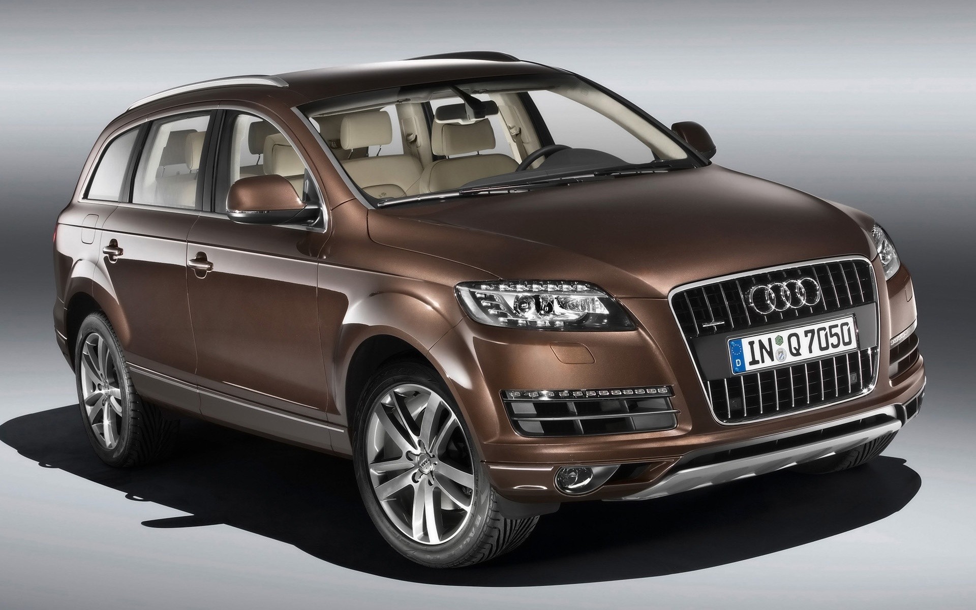 audi araba araba otomotiv ulaşım sistemi sedan tekerlekler hızlı sürücü coupe audi q7