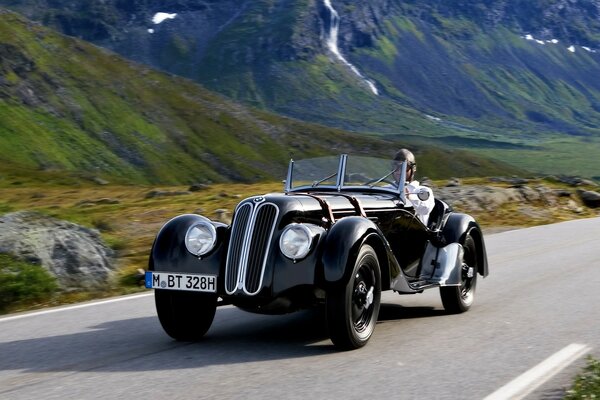 Une BMW rare fait la course