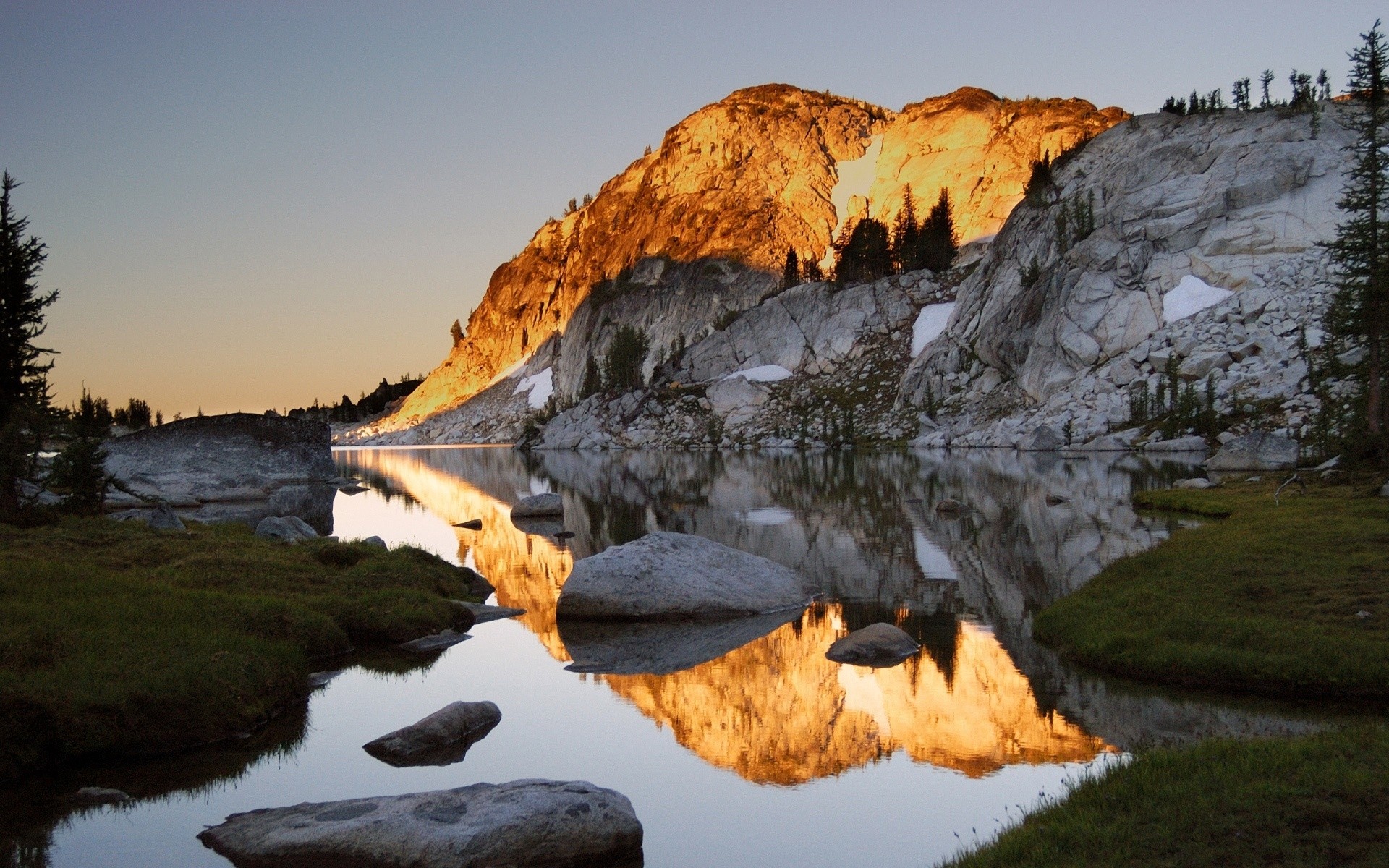 paisagens água paisagem ao ar livre reflexão lago montanhas viagens rocha cênica natureza pôr do sol céu neve noite amanhecer rio fundo pedras