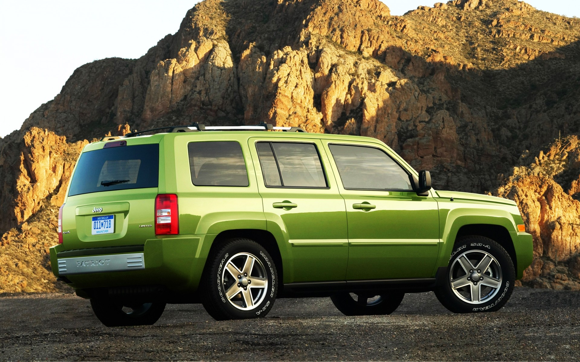 jeep auto fahrzeug transportsystem reisen landschaft im freien straße jeep patriot