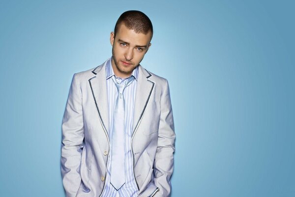 Musician Timberlake poses tiredly