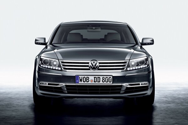 Қара және қуатты volkswagen. Коп түрі