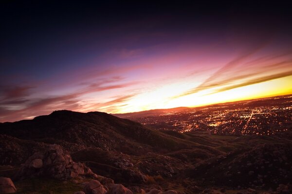 Landschaften. Abend Sonnenuntergang und Dämmerung Landschaft