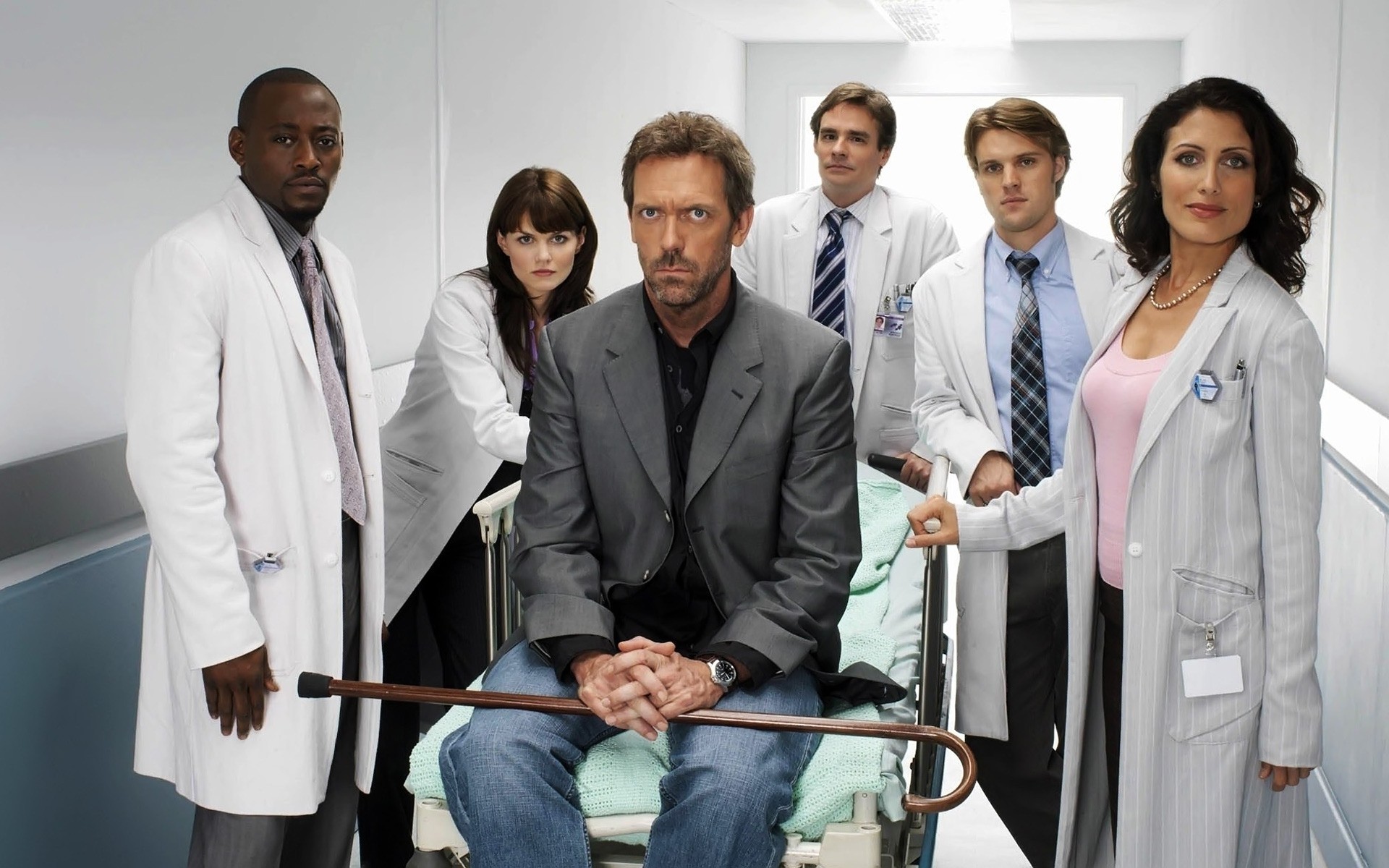 tv series healthcare woman adult indoors man hospital medicine business teamwork group facial expression cooperation