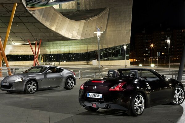 Gris y negro coches nissan