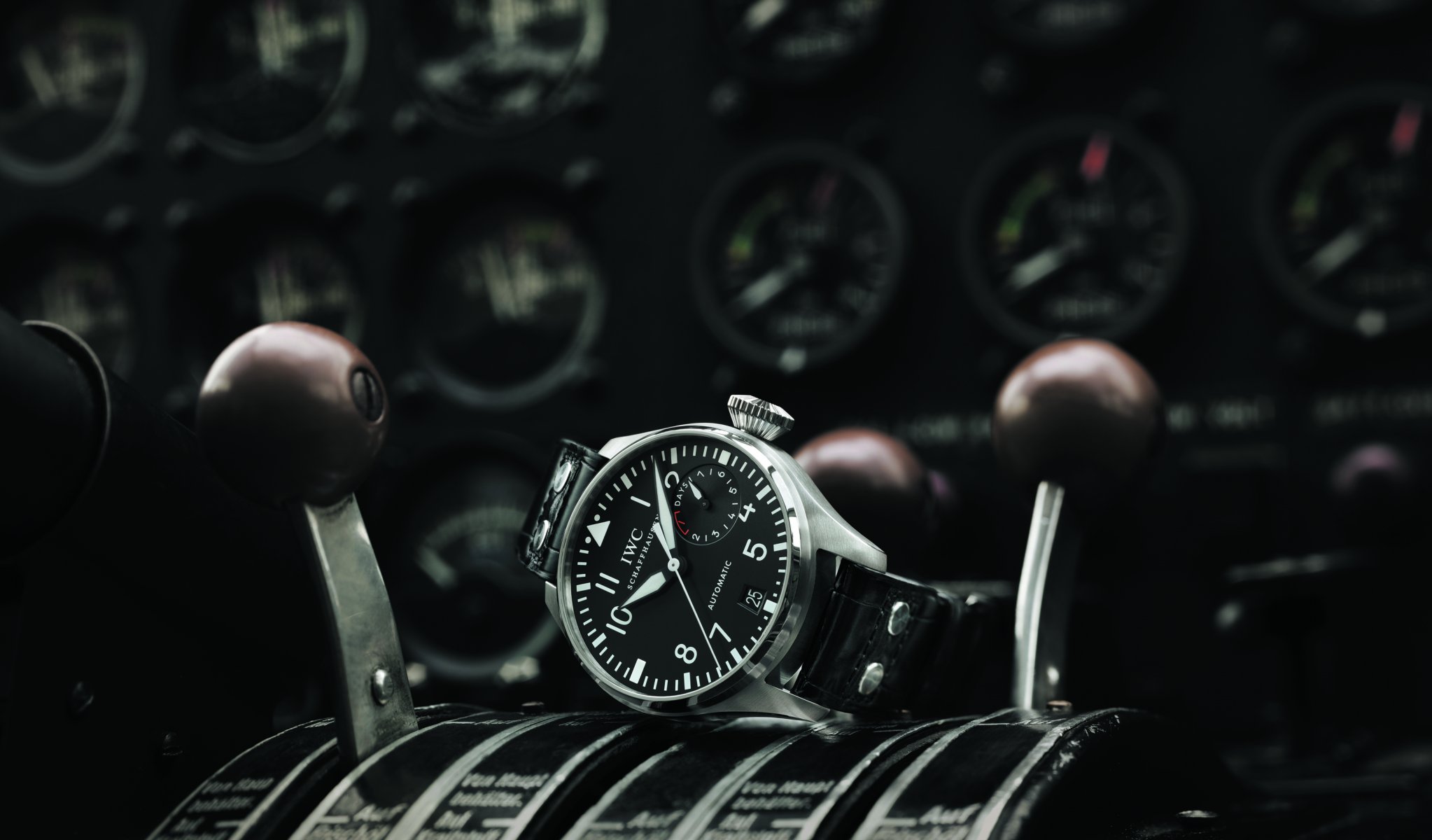 iwc пилота кабина часы
