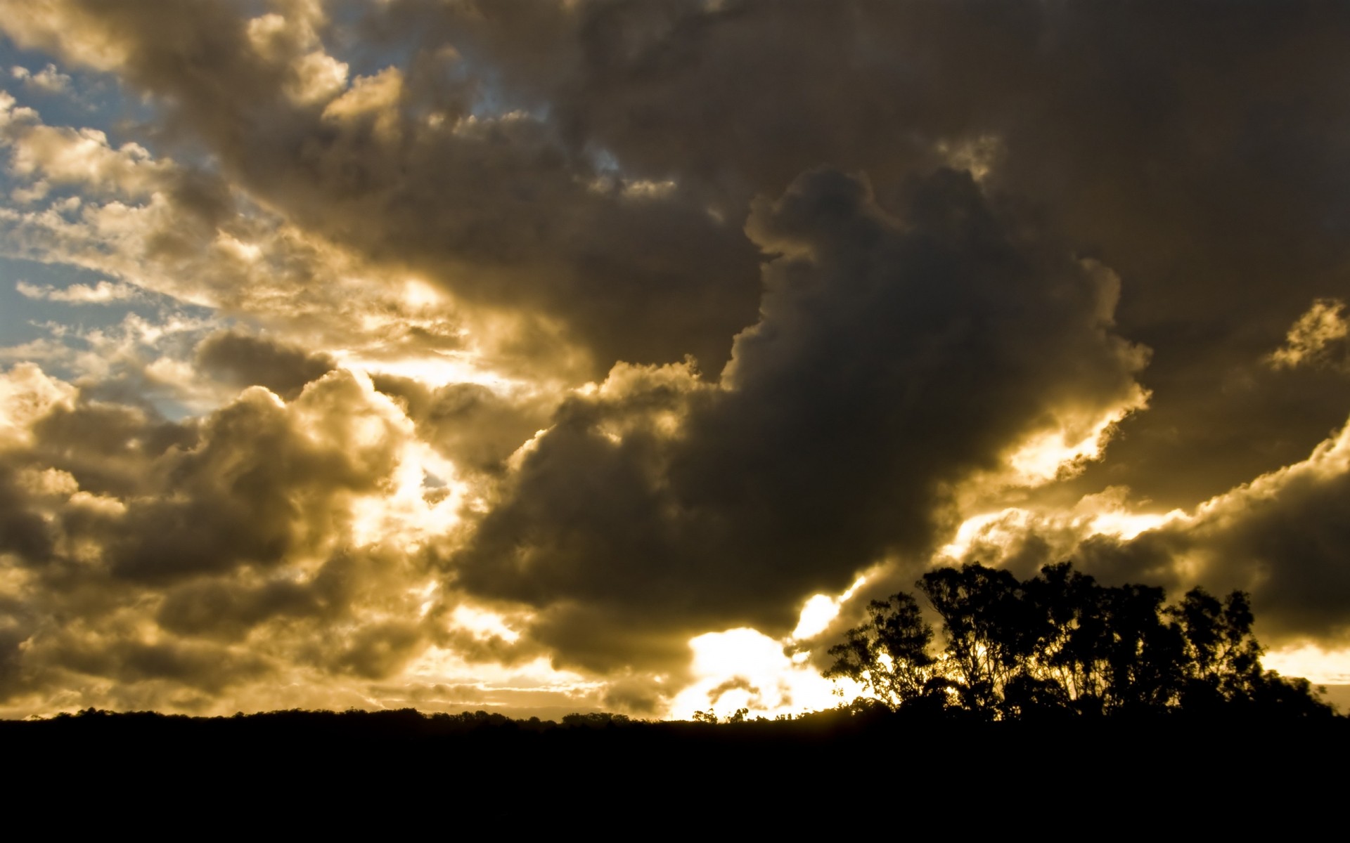 paysage coucher de soleil ciel paysage météo soleil tempête nature dehors aube beau temps lumière dramatique soir pluie crépuscule nuage sombre nuages