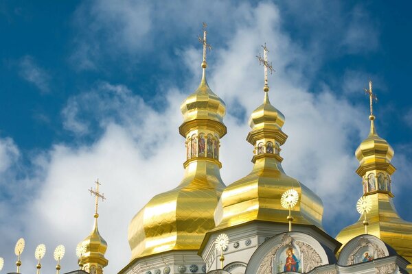 Kilise kubbeleri bizim dinimizdir