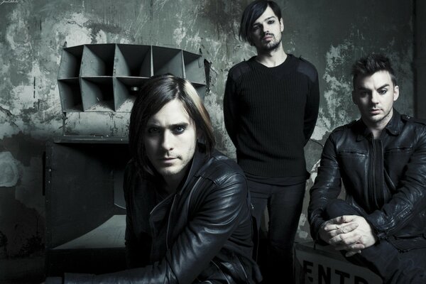 Hermosa foto del grupo 30stm