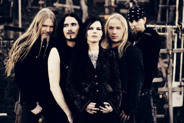 Belle photo du groupe Nightwish