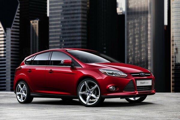 Ford focus avec roues sur Jantes en alliage