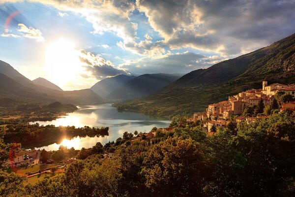 Bright sunlight falls on the lake