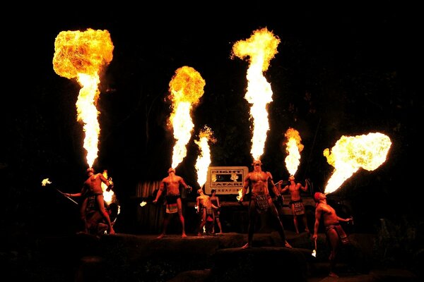 Representación ardiente de las ciudades nocturnas