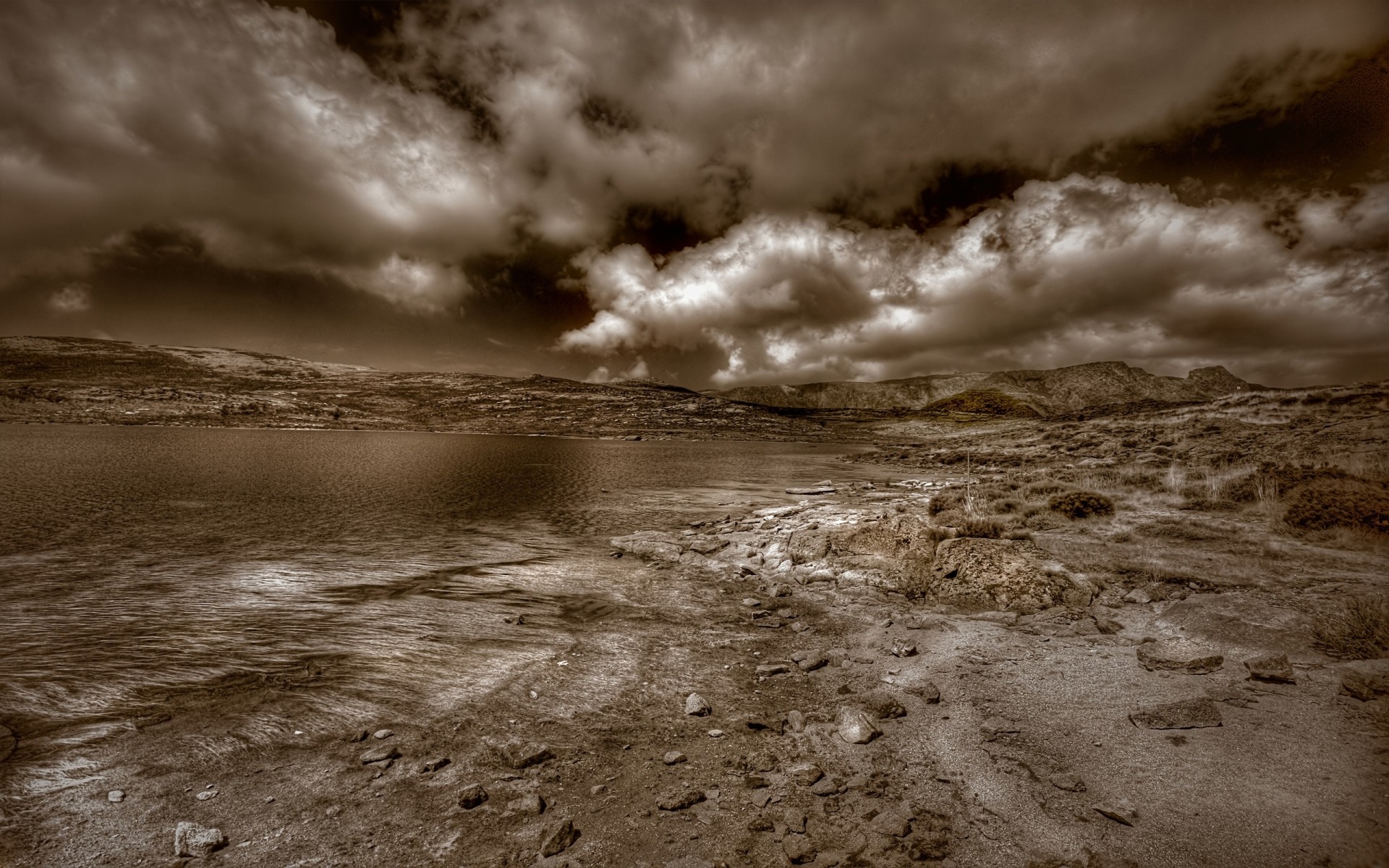 paesaggio acqua tramonto tempesta spiaggia paesaggio cielo mare natura oceano drammatico monocromatico sabbia paesaggio alba sole pioggia lago montagna vista sfondo