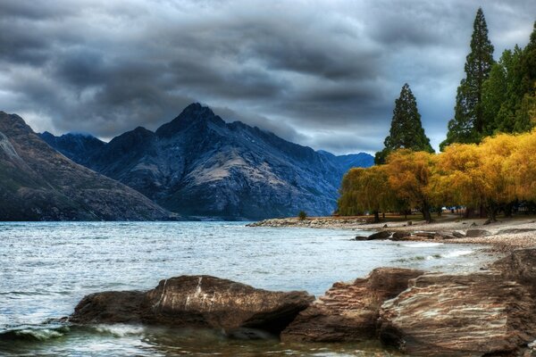 Paisaje de otoño de la naturaleza protegida