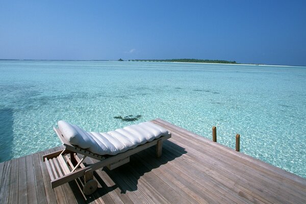 Klares Wasser Meer Bett und Freizeit