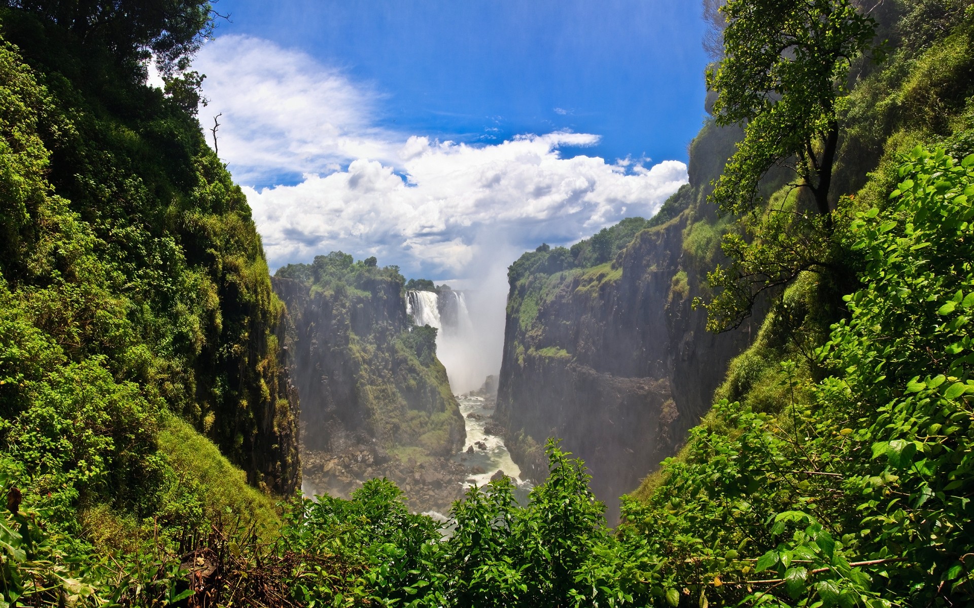 krajobrazy natura drewno podróże krajobraz wodospad góry woda na zewnątrz rock drzewo rzeka las deszczowy dolina malownicze niebo wodospady rzeka zambezi zambia zimbabwe