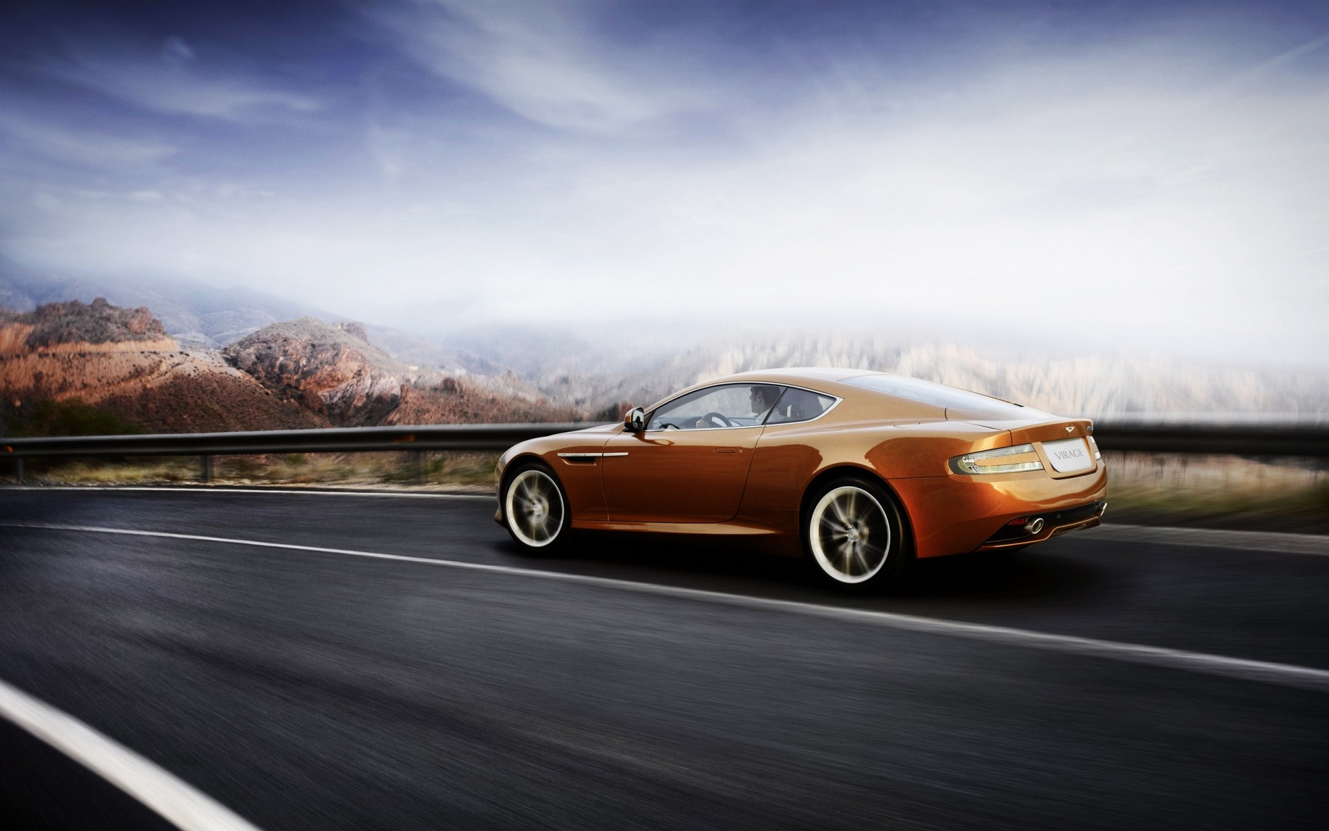 aston martin автомобиль асфальт асығыңыз автомобиль нигелла әрекет бұлыңғырлық жылдам көлік жүйесі жол тротуар жарыс түс астон мартин вираж