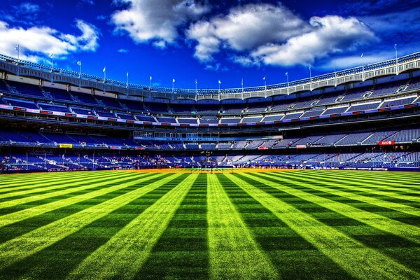 Gran estadio de fútbol al aire libre