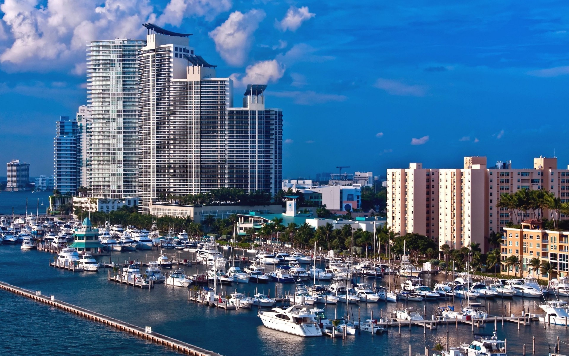 usa ville ville skyline architecture port gratte-ciel maison promenade voyage eau bureau centre-ville marina ciel moderne urbain jetée panoramique affaires bateaux hôtels fond paysage