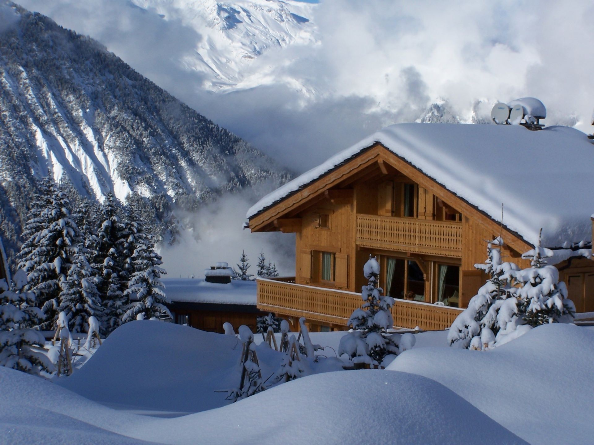 winter snow cold chalet mountain frozen resort ice wood frost hut snowy scenic snowdrift weather alpine landscape cabin house