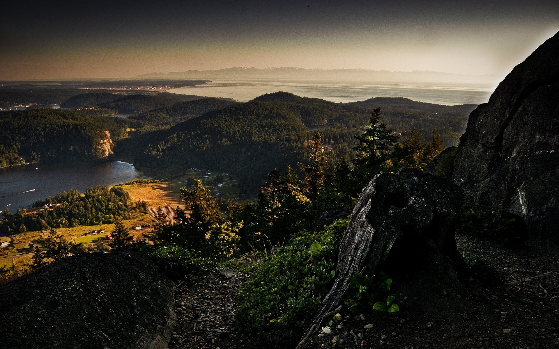 landschaft landschaft berg sonnenuntergang himmel rock wasser reisen meer natur landschaftlich tal meer insel dämmerung ozean strand baum see im freien frühling bäume welt hintergrund