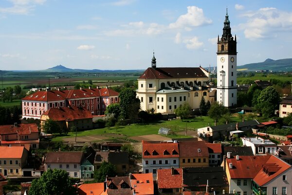 Architektura budynków blisko natury