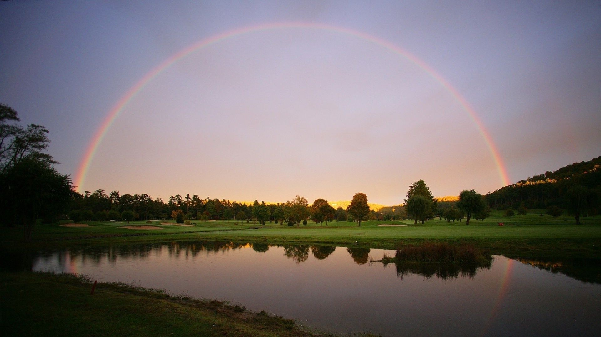 arcobaleno paesaggio lago riflessione tempo albero erba acqua cielo all aperto natura tempesta estate scenico agricoltura fieno pioggia sole fiume